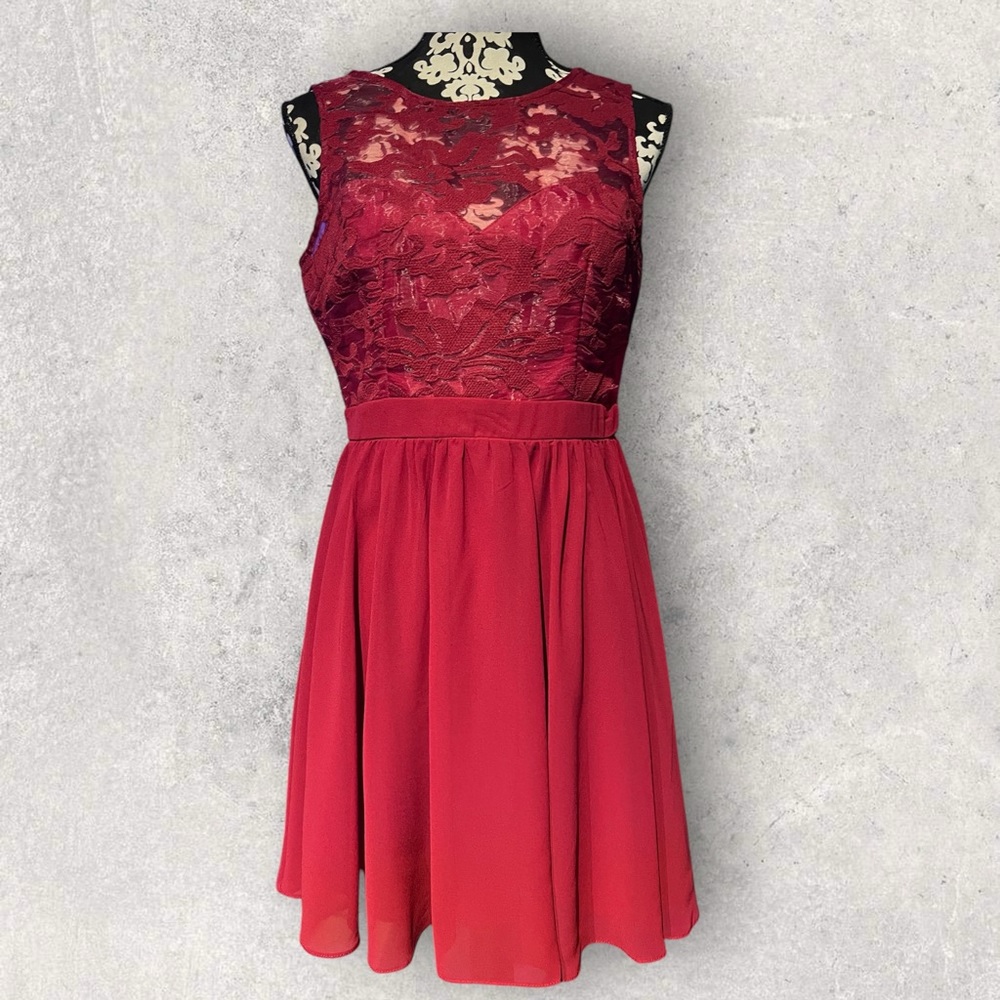 Elegant burgundy Lace Sleeveless Dress